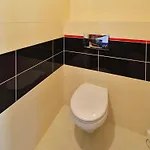 Large Home, Private Garden Dom wakacyjny *