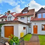 Large Home, Private Garden Dom wakacyjny *
