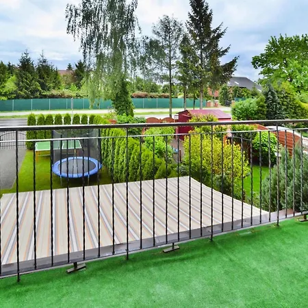 Large Home, Private Garden Dom wakacyjny