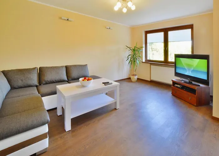 Large Home, Private Garden Будинок відпочинку Колобжег