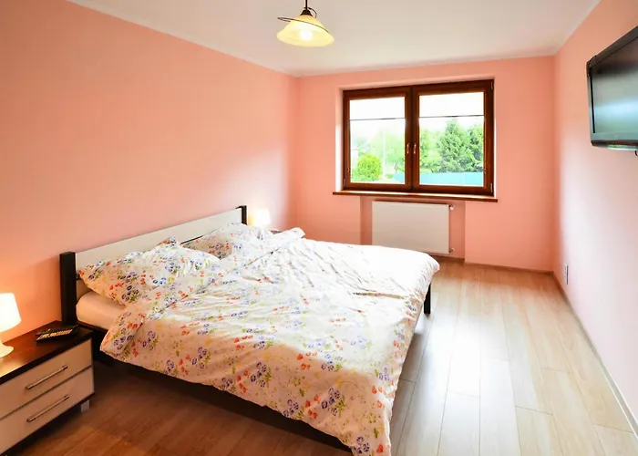 Large Home, Private Garden * Колобжег